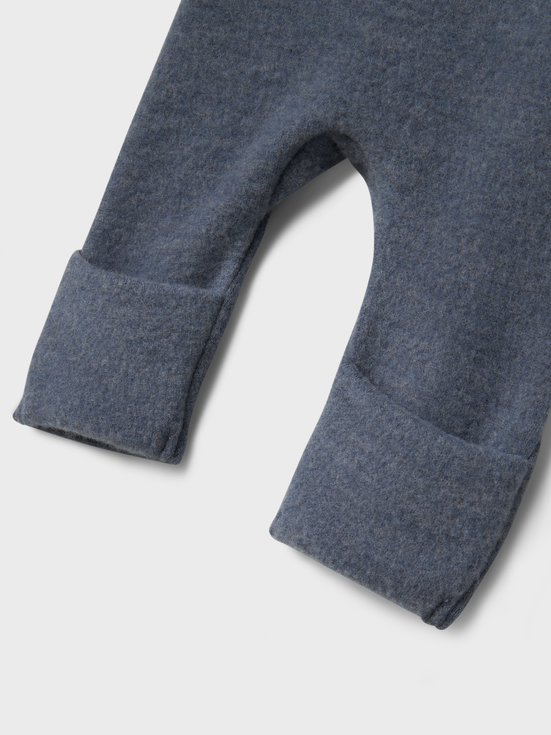 model_shot-front_full